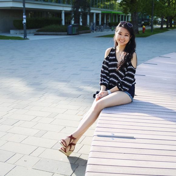 Meet your Posher, Vicky - Picture 1 of 1